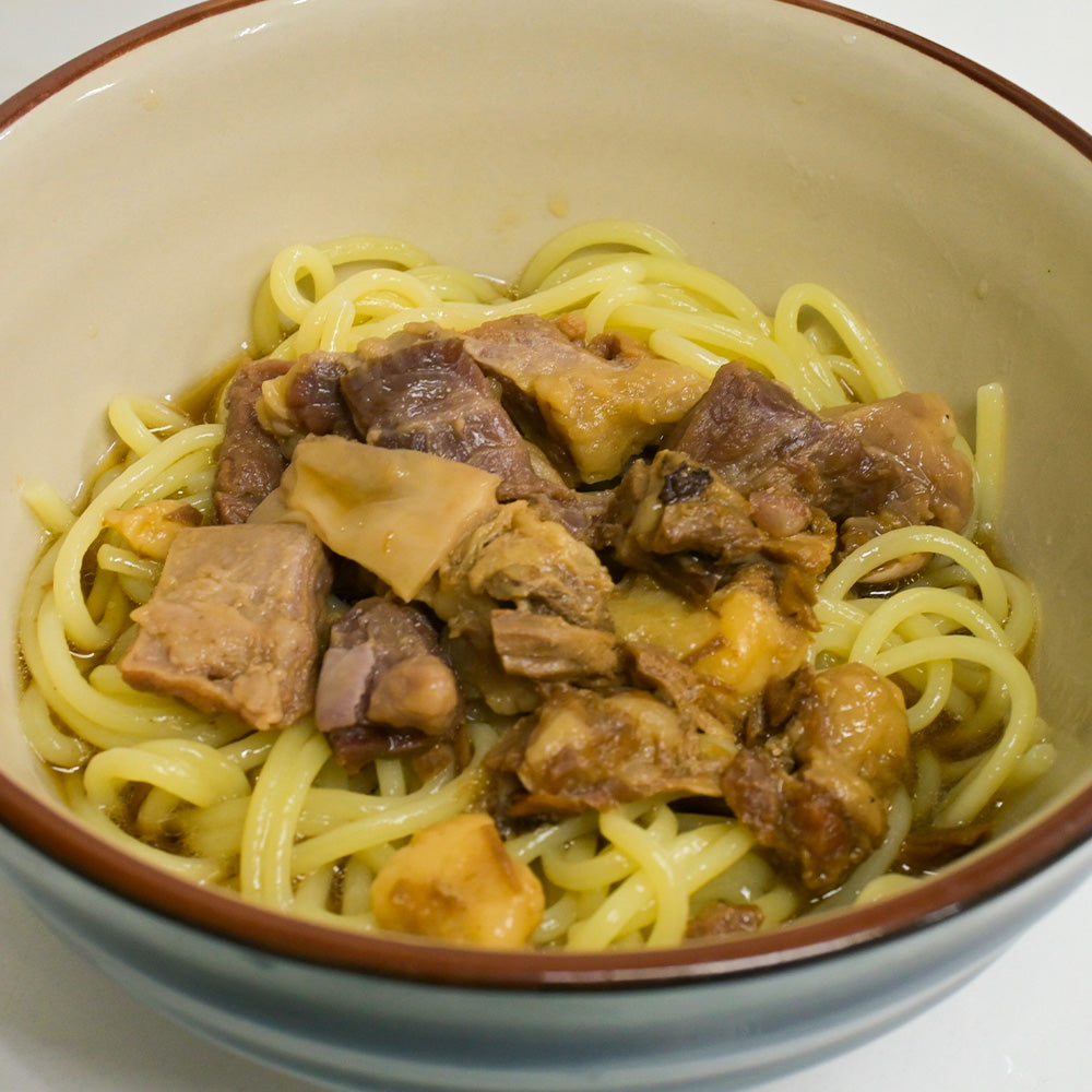ぶっかけ牛すじラーメン １人前 具材入り 生麺 国産小麦100％使用 送料込み　ご当地ラーメン マルバヤシ