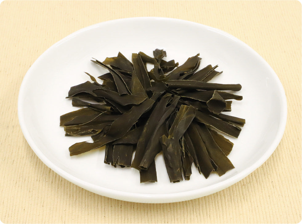 上田昆布 カルくカム昆布、梅カム昆布 しそ梅味  北海道産昆布使用 送料無料 おしゃぶり昆布 昆布加工品