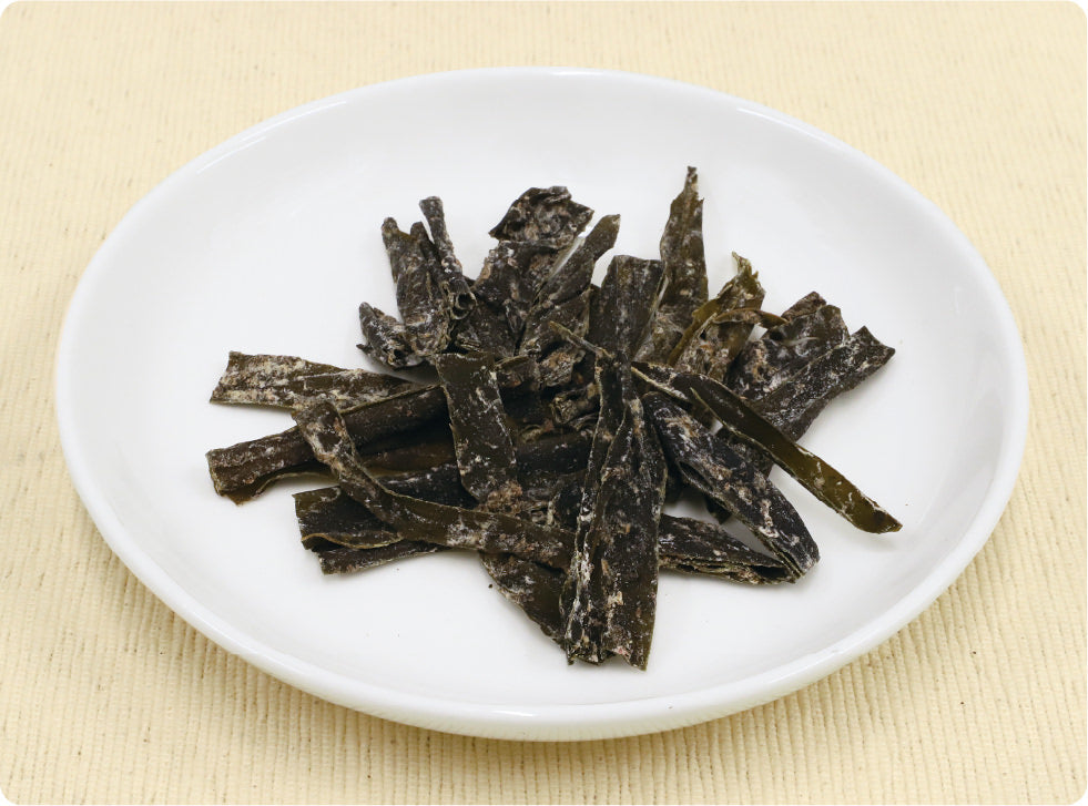 上田昆布 カルくカム昆布、梅カム昆布 しそ梅味  北海道産昆布使用 送料無料 おしゃぶり昆布 昆布加工品
